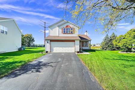 2125 Victoria Lakes Ct Plainfield, IL 60586