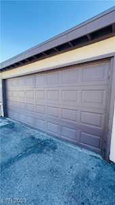 5026 Village Dr Las Vegas, NV 89142