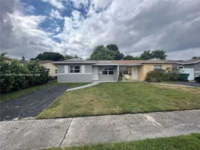 1361 NW 58th Ave Lauderhill, FL 33313