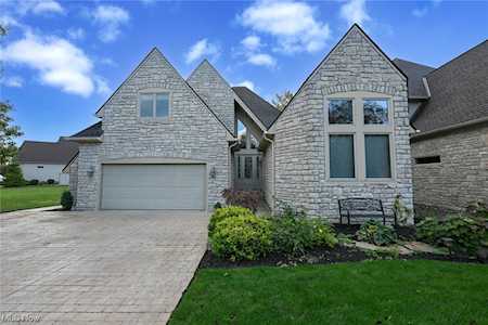 33701 Via San Angelo Dr Avon, OH 44011