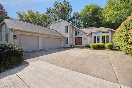 1816 Settlers Reserve Oval Westlake, OH 44145