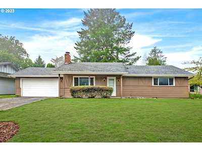 1900 NE Village Green DR Vancouver, WA 98684