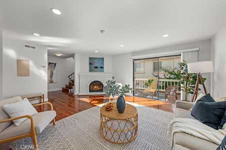 2407 Carnegie Ln #4 Redondo Beach, CA 90278