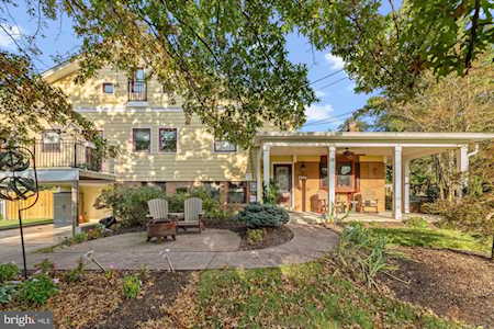 1042 Dalebrook Dr Alexandria, VA 22308