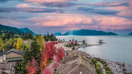 5 Beach Drive Furry Creek, BC V0N 3Z1
