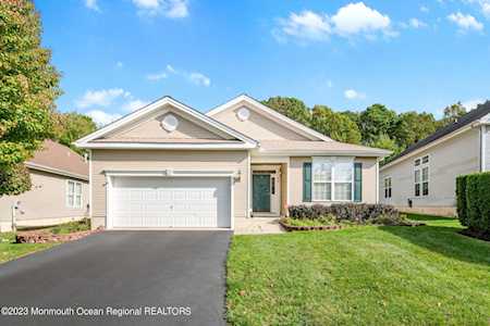 20 Shady Stream Rd Barnegat, NJ 08005
