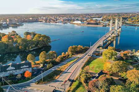 19 Bridge St Kittery, ME 03904