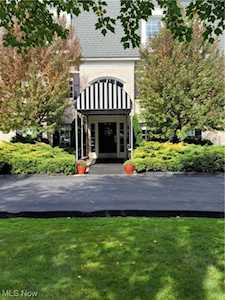 1851 King James #205 Westlake, OH 44145