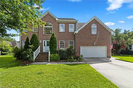 724 Blossom Circle Virginia Beach, VA 23456