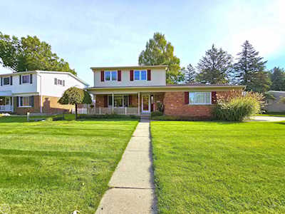 46606 Featherstone Ridge Shelby Twp, MI 48317