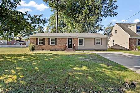 2213 Sparrow Rd Chesapeake, VA 23320