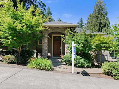 2021 Tompkins ST West Linn, OR 97068