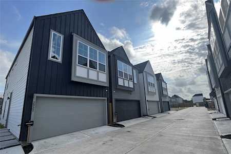 2932 Stevens St Houston, TX 77026