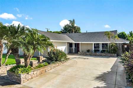 9572 Robin Avenue Fountain Valley, CA 92708