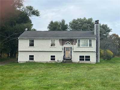 136 Old Mill Ln Portsmouth, RI 02871