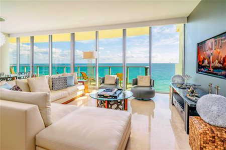 1455 Ocean Dr #1609 Miami Beach, FL 33139