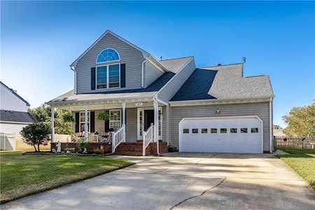 809 Stardale Dr Chesapeake, VA 23322