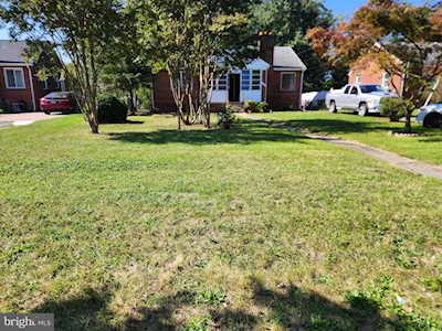 5105 Hagan Rd Temple Hills, MD 20748