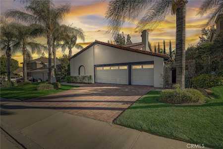 29514 Meadowmist Way Agoura Hills, CA 91301