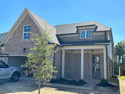 20 Chickasaw Trace Dr Oakland, TN 38060