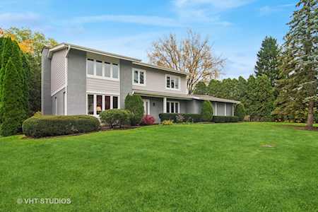 121 Tudor Dr Barrington, IL 60010