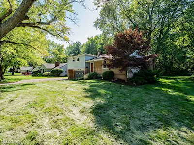 230 Belmar Blvd Avon Lake, OH 44012
