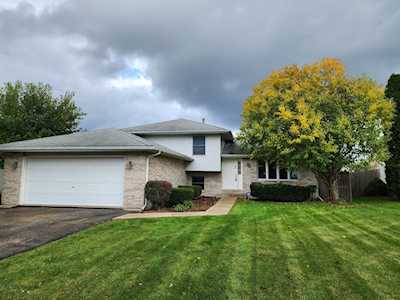 2110 Mystic Dr Plainfield, IL 60586