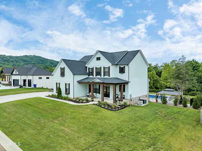 104 Forest Creek Pkwy Oak Ridge, TN 37830