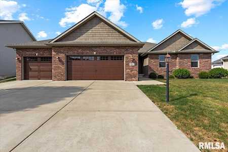 901 Stonelake Dr Metamora, IL 61548
