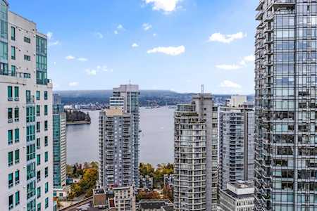 1239 W Georgia Street #2708 Vancouver, BC V6E 4R8