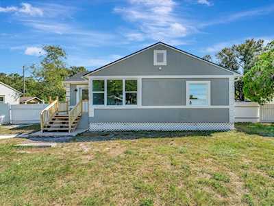 1103 30th St W Bradenton, FL 34205