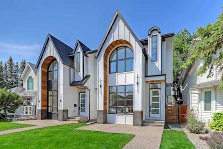 2310 Bowness Rd NW Calgary, AB T2N 3L5