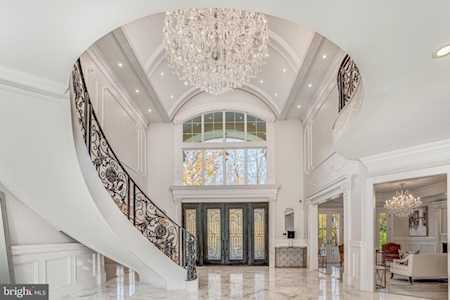 8911 Georgetown Pike Mclean, VA 22102