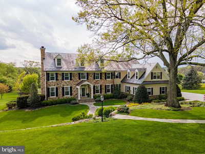 1 Hedge Row Ln Devon, PA 19333