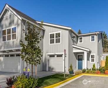 215 -A 151st St SW #3A Lynnwood, WA 98087