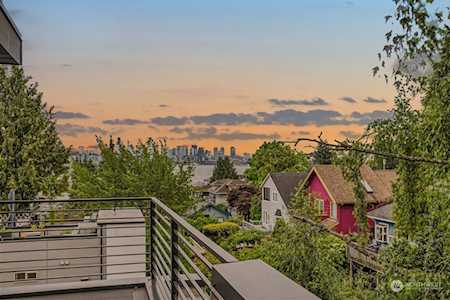 3959 1st Ave NE #B Seattle, WA 98105