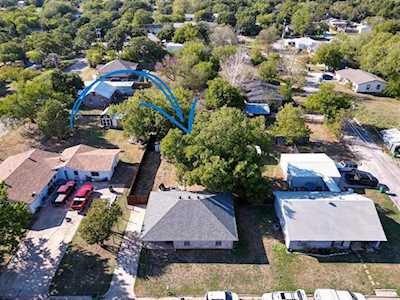 1004 Hulme Street Bowie, TX 76230