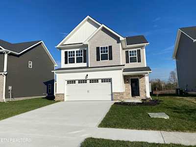 202 Hatleyberry St Oak Ridge, TN 37830