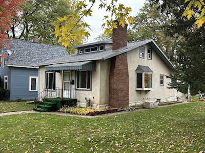 944 Dodd Road West Saint Paul, MN 55118