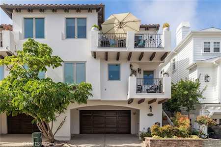 1223 Loma Dr Hermosa Beach, CA 90254