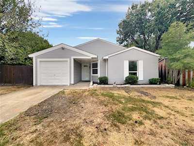 4229 Caldwell Avenue The Colony, TX 75056