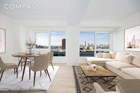 440 Kent Ave #17F Brooklyn, NY 11249