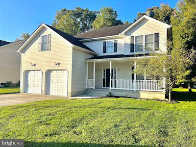 32 Pin Oak Dr Dover, DE 19904