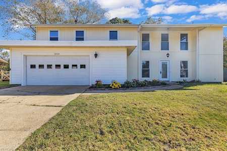 1404 S Woodside Ct Chesapeake, VA 23320