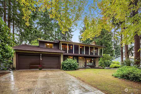 20126 8th Ave NW Shoreline, WA 98177