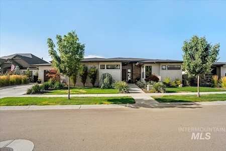 1543 E Crowne Pointe Dr Eagle, ID 83616