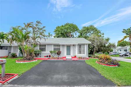 10374 SW 207th Ln Cutler Bay, FL 33189