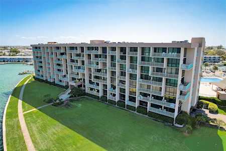1 Key Capri Blvd #101E Treasure Island, FL 33706