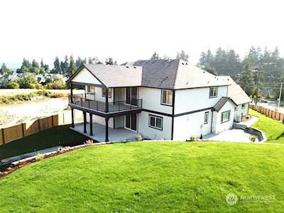 2613 12th Ave SW Puyallup, WA 98371