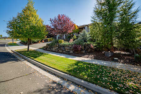 3644 Camina Dr Medford, OR 97504